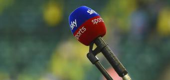 Jonathan Pearce commentator